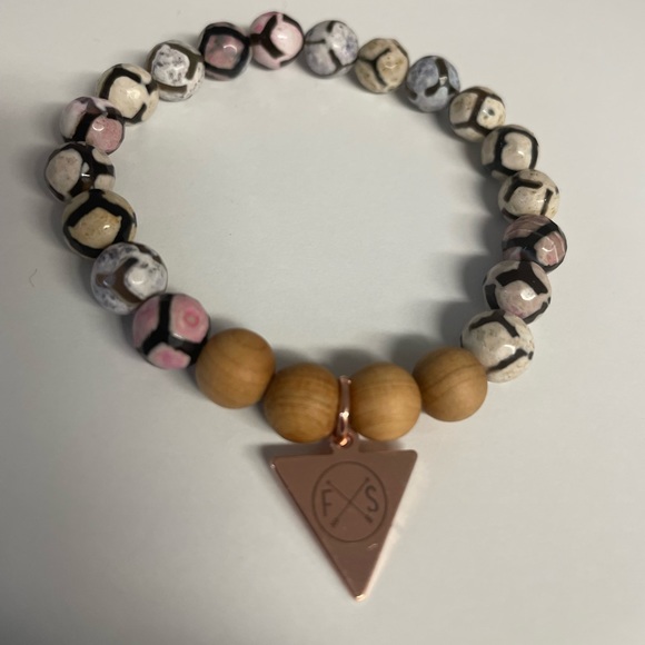 Fire + Soul Original Hand Made Agate and Cedar wood Bracelet - Picture 2 of 2